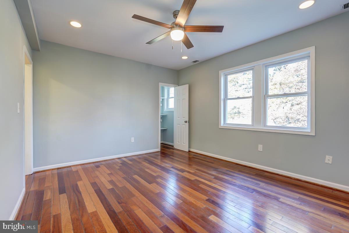 240 Hamilton St Nw #4 Property Photo 8