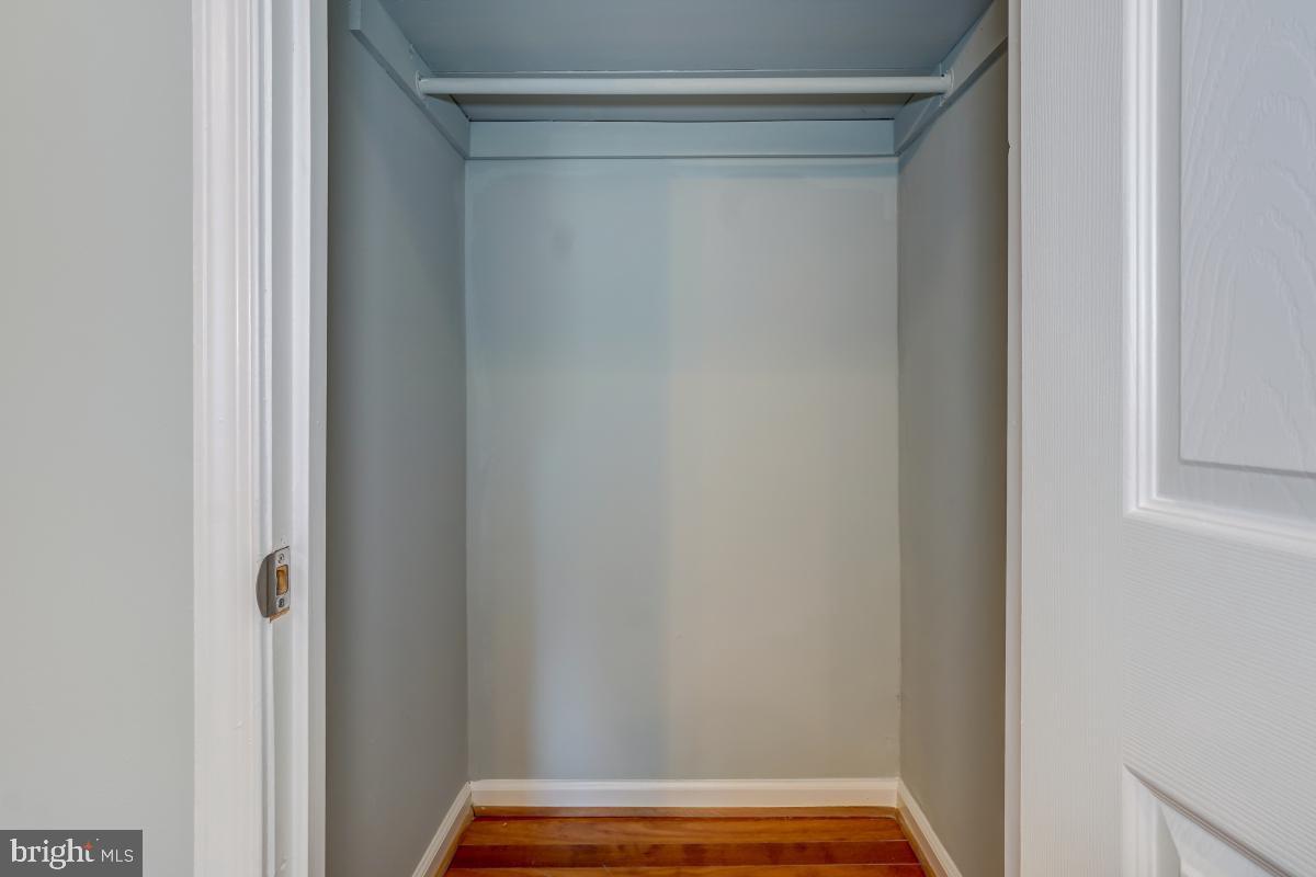 240 Hamilton St Nw #4 Property Photo 13