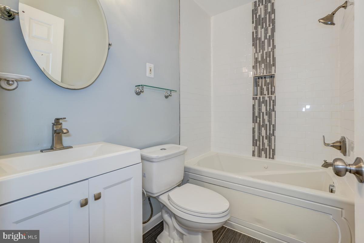 240 Hamilton St Nw #4 Property Photo 14