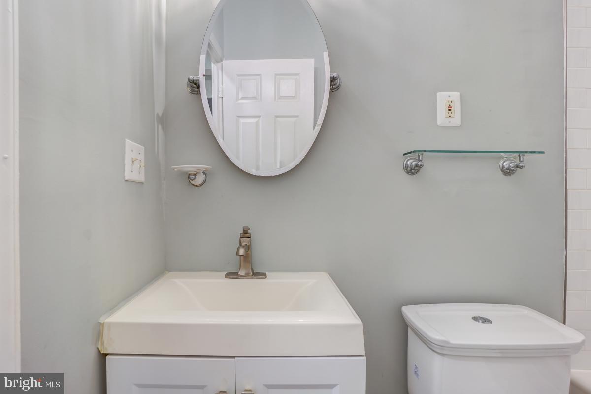 240 Hamilton St Nw #4 Property Photo 15