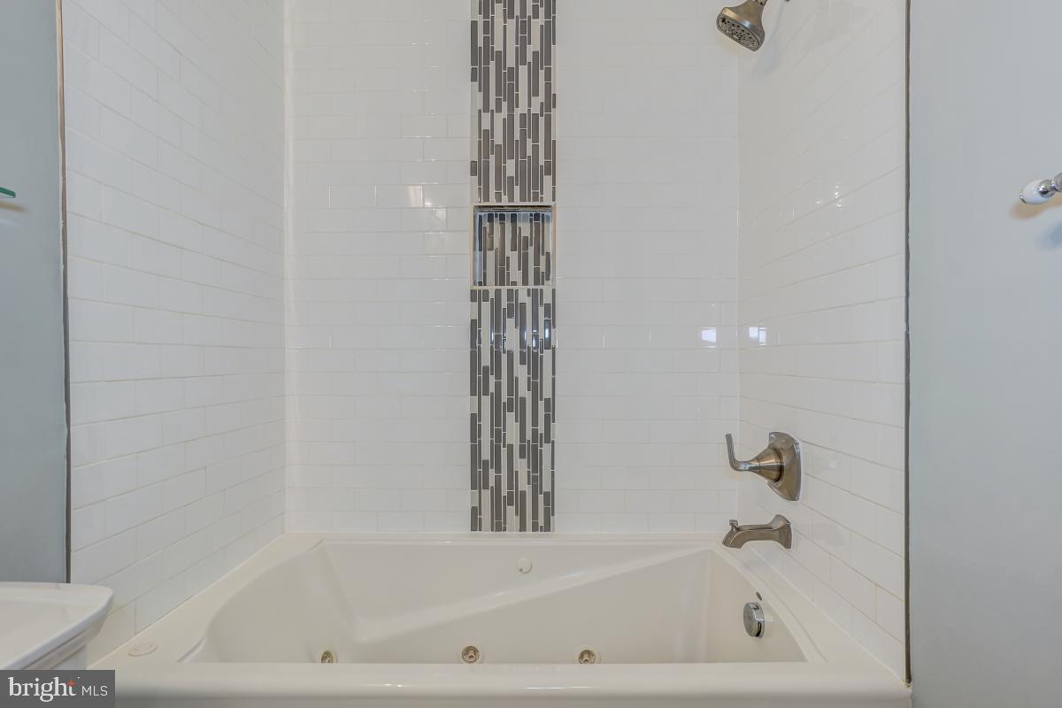 240 Hamilton St Nw #4 Property Photo 16