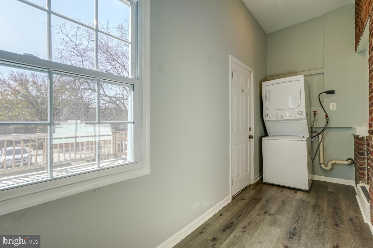 240 Hamilton St Nw #4 Property Photo 22