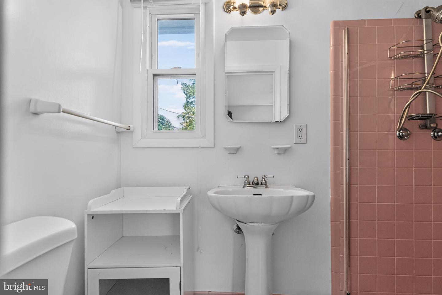 DCDC2280490 Property Photo 14
