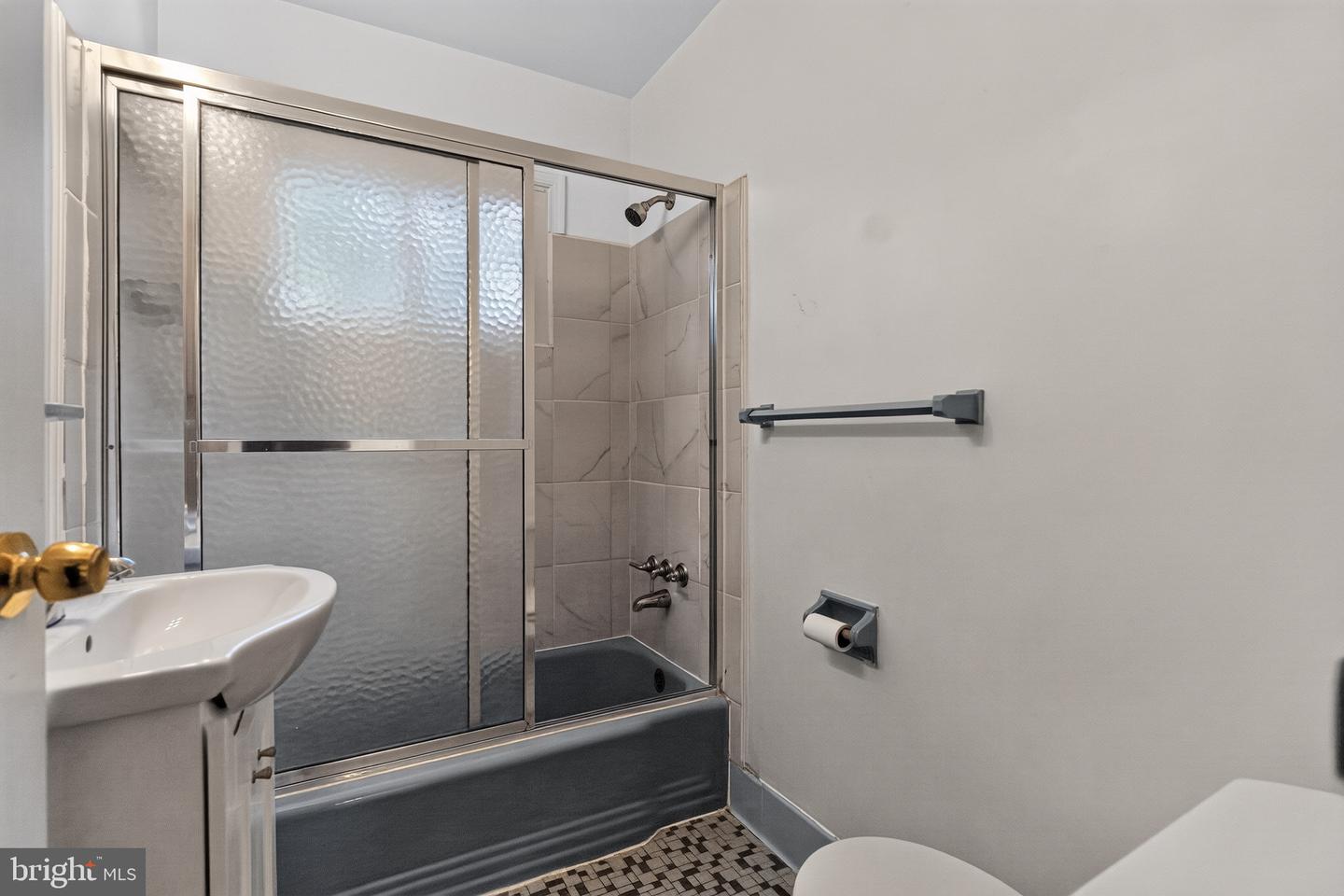 DCDC2280490 Property Photo 16