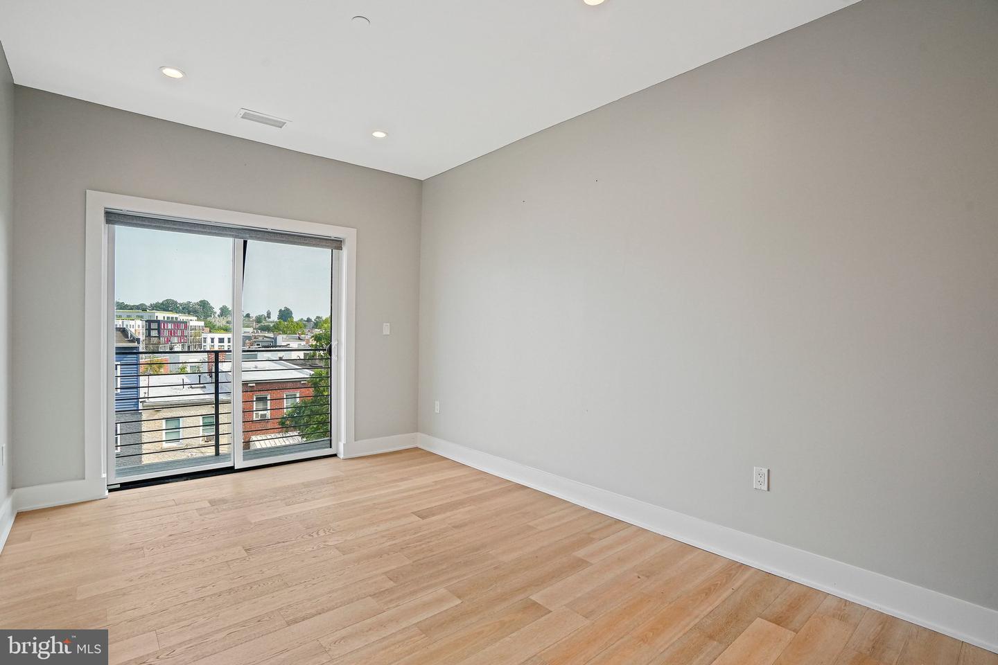 1016 17th Pl Ne #305 Property Photo 13