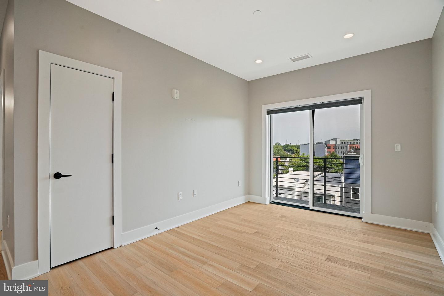 1016 17th Pl Ne #305 Property Photo 14