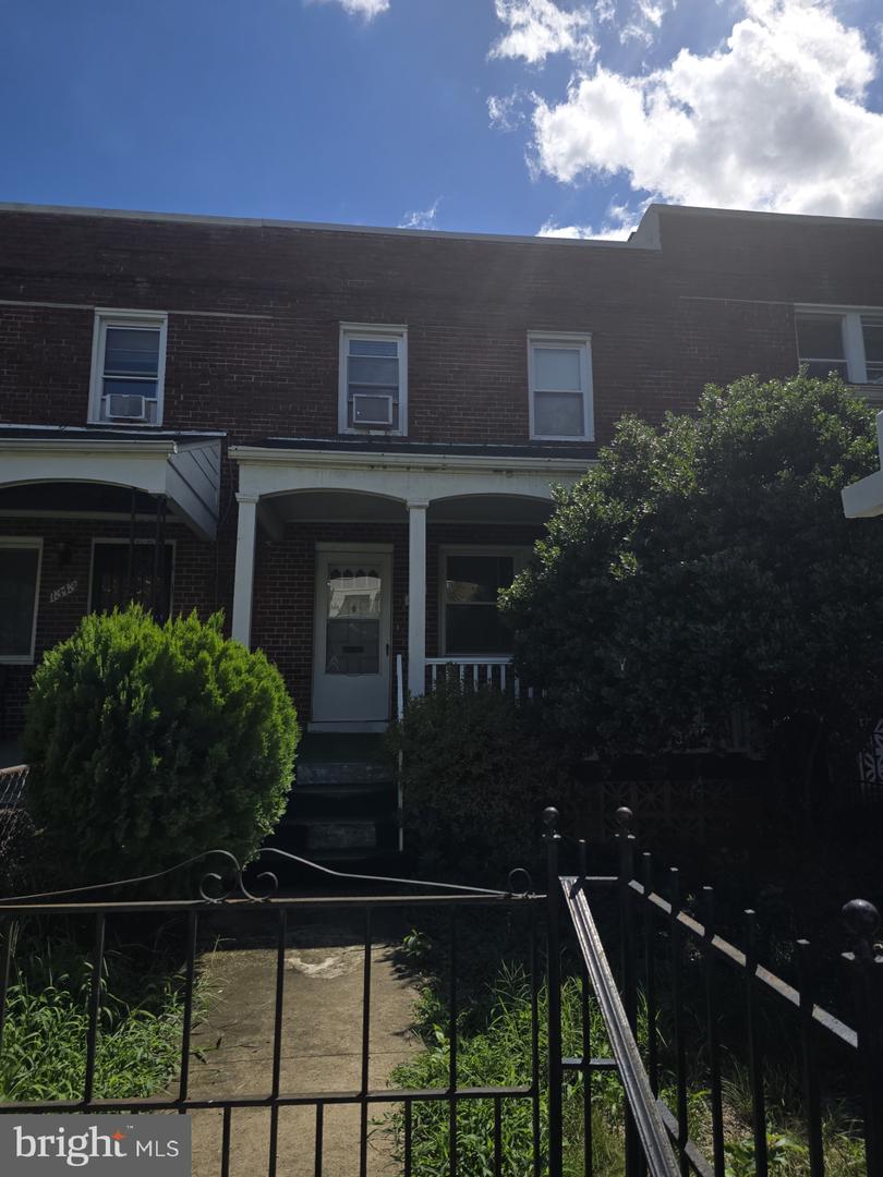 1341 Queen St Ne Property Photo 1