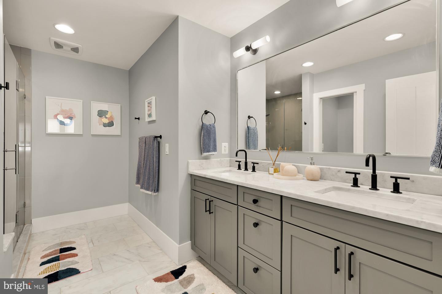 1343 Newton St Nw #2 Property Photo 17