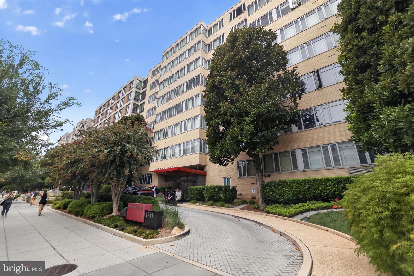 1711 Massachusetts Ave Nw #727 Property Photo 2