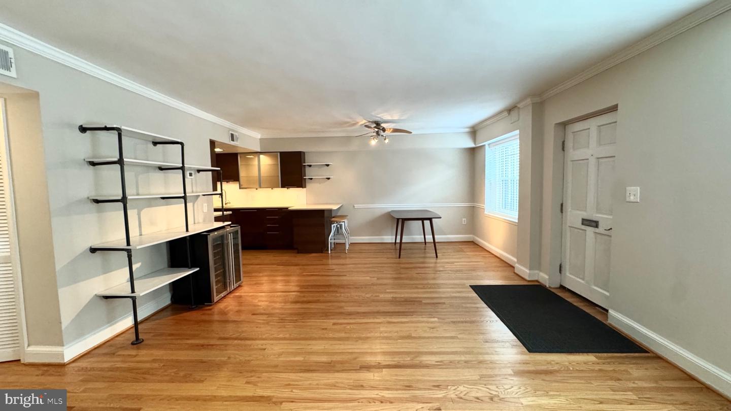 523 8th St Ne #t-1 Property Photo 5