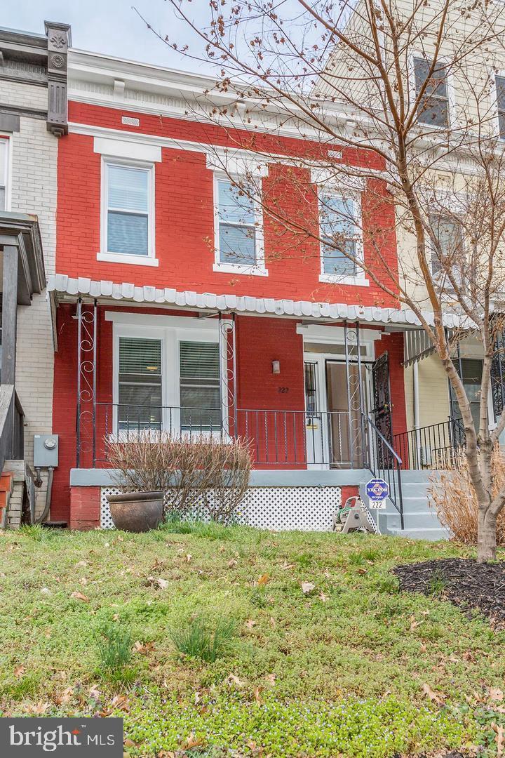 222 R St Ne Property Photo 2