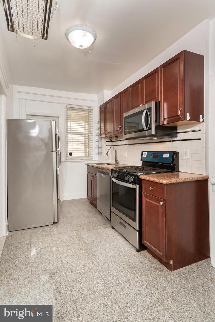 222 R St Ne Property Photo 13