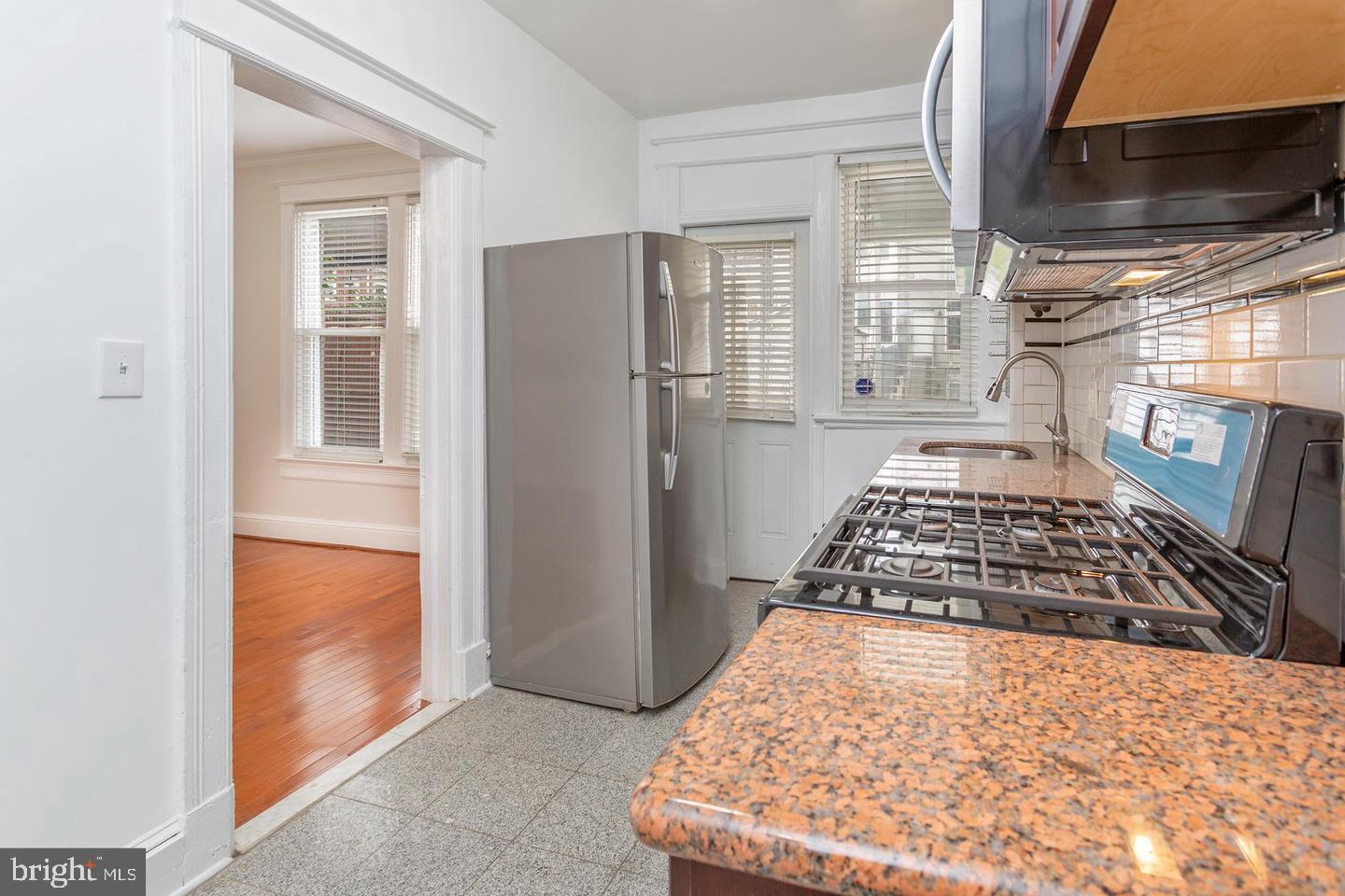 222 R St Ne Property Photo 15