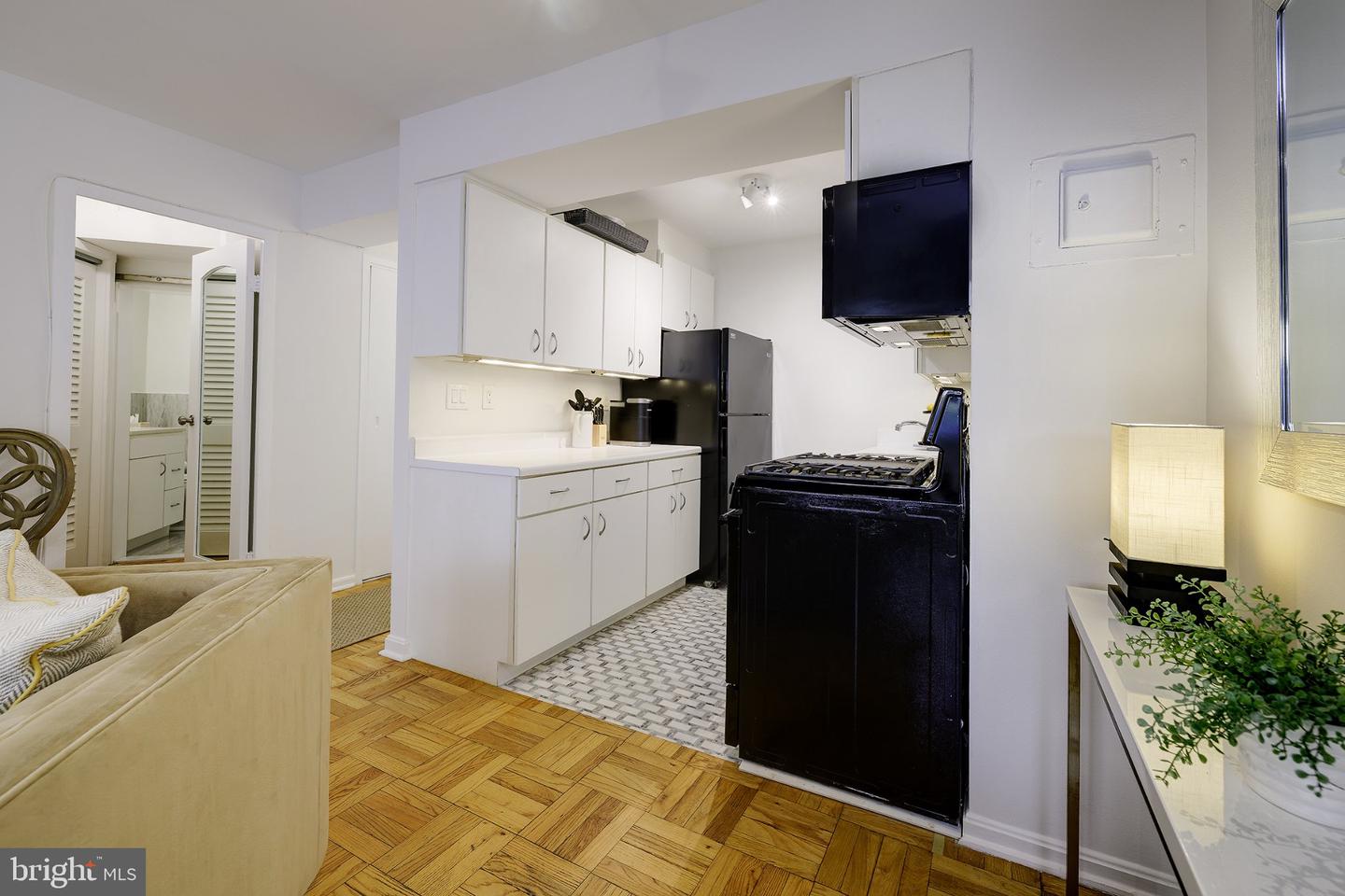 1801 Clydesdale Pl Nw #417 Property Photo 11