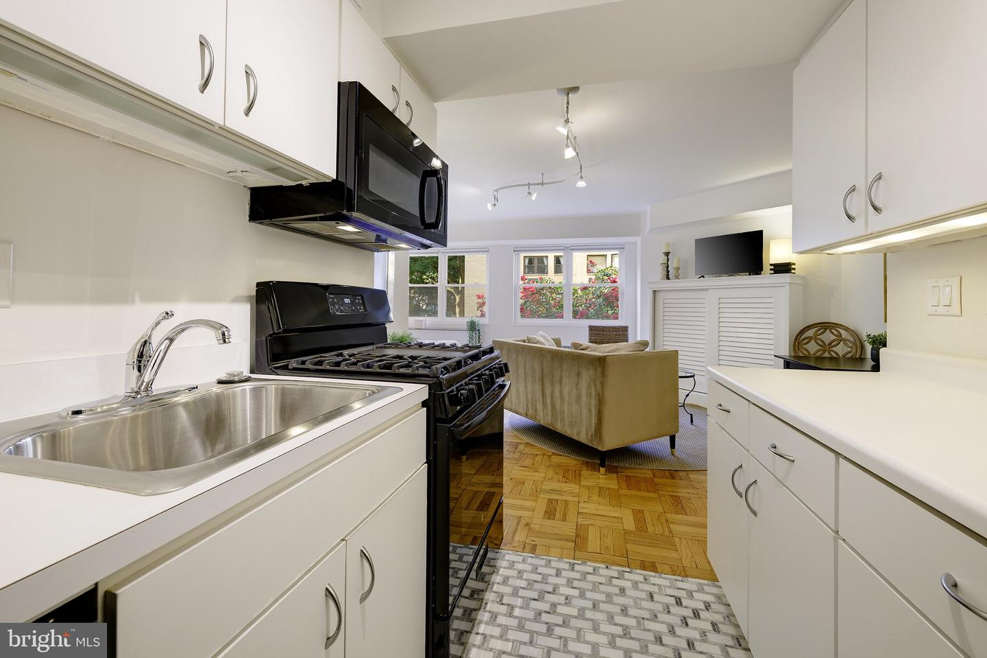 1801 Clydesdale Pl Nw #417 Property Photo 13