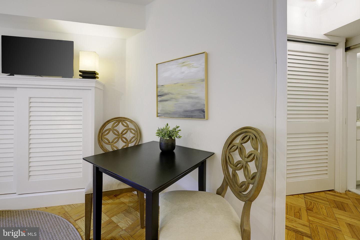 1801 Clydesdale Pl Nw #417 Property Photo 14