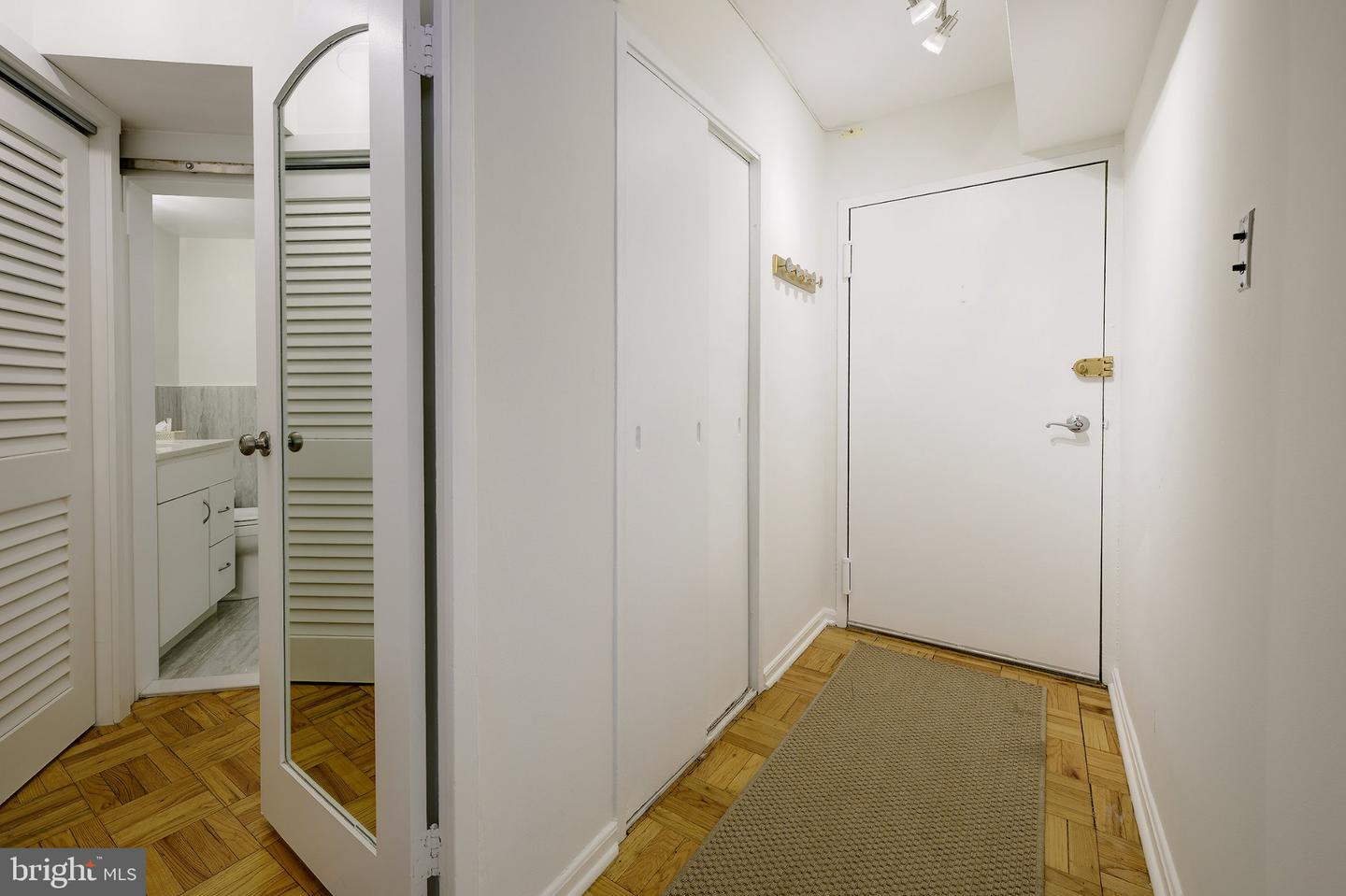 1801 Clydesdale Pl Nw #417 Property Photo 15