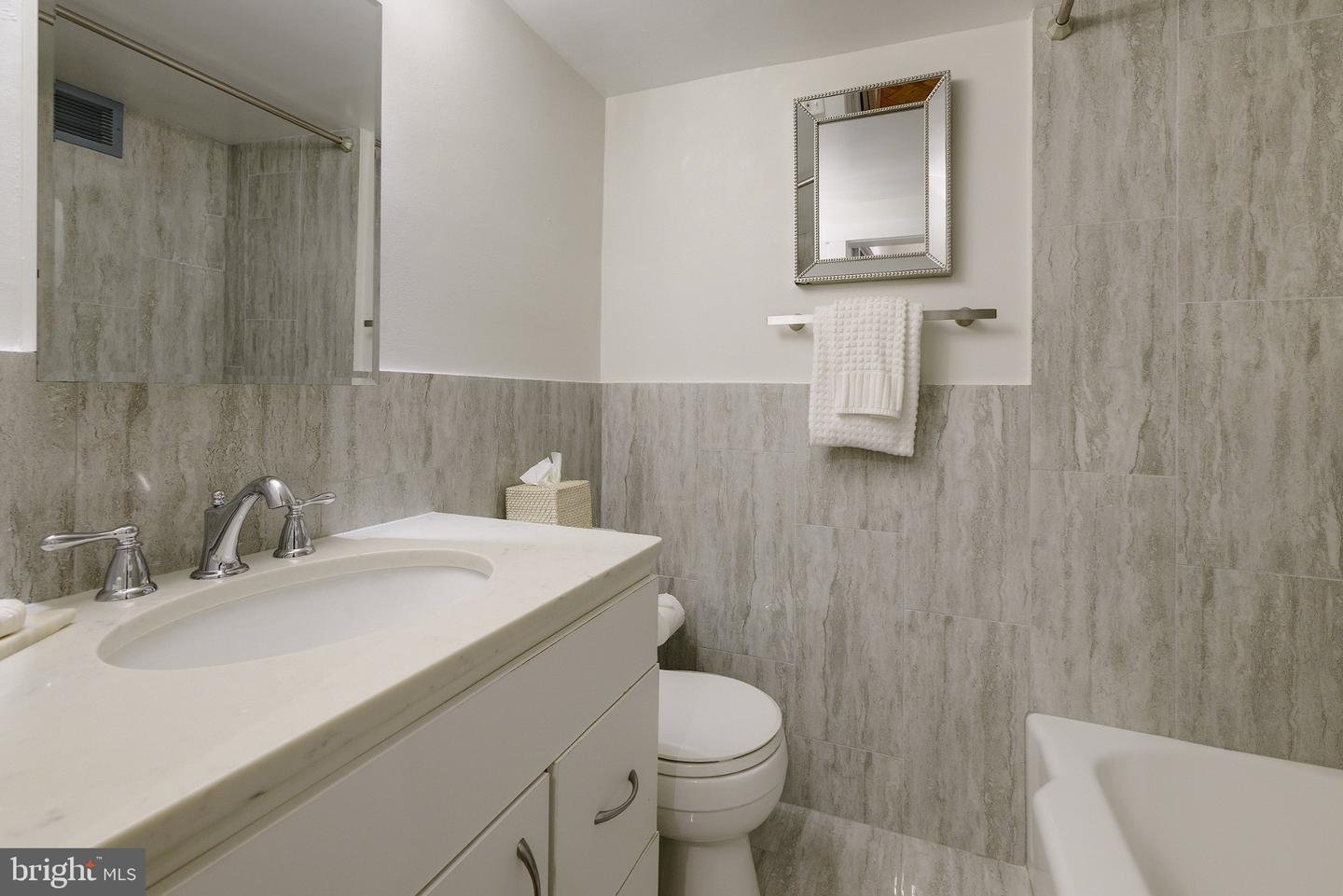 1801 Clydesdale Pl Nw #417 Property Photo 19