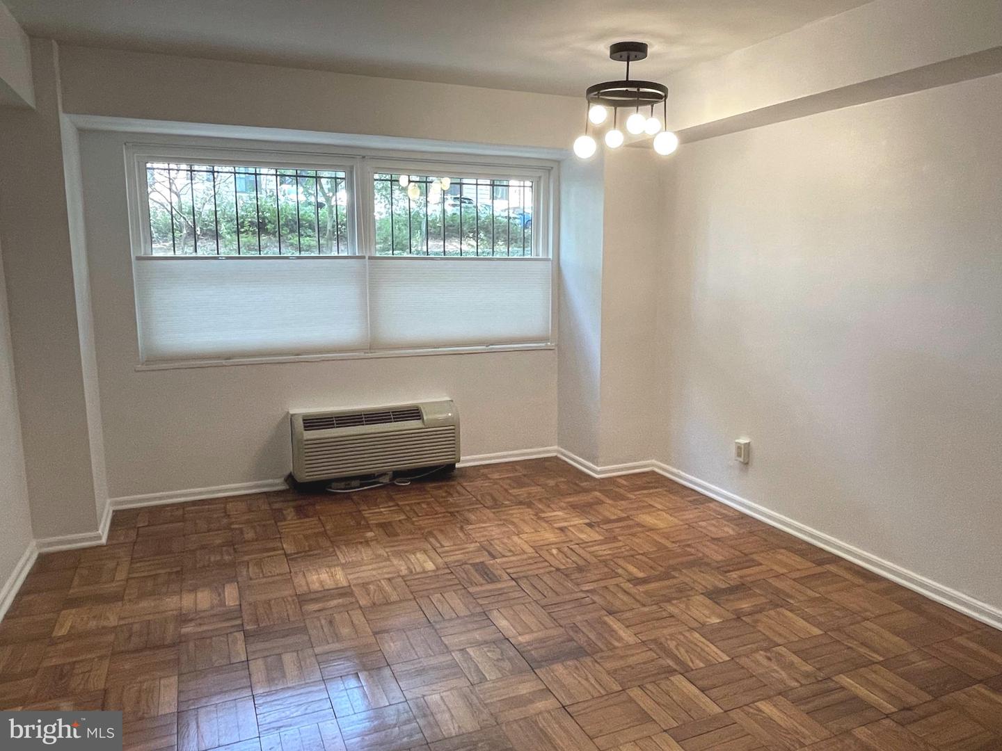 1801 Clydesdale Pl Nw #324 Property Photo 11