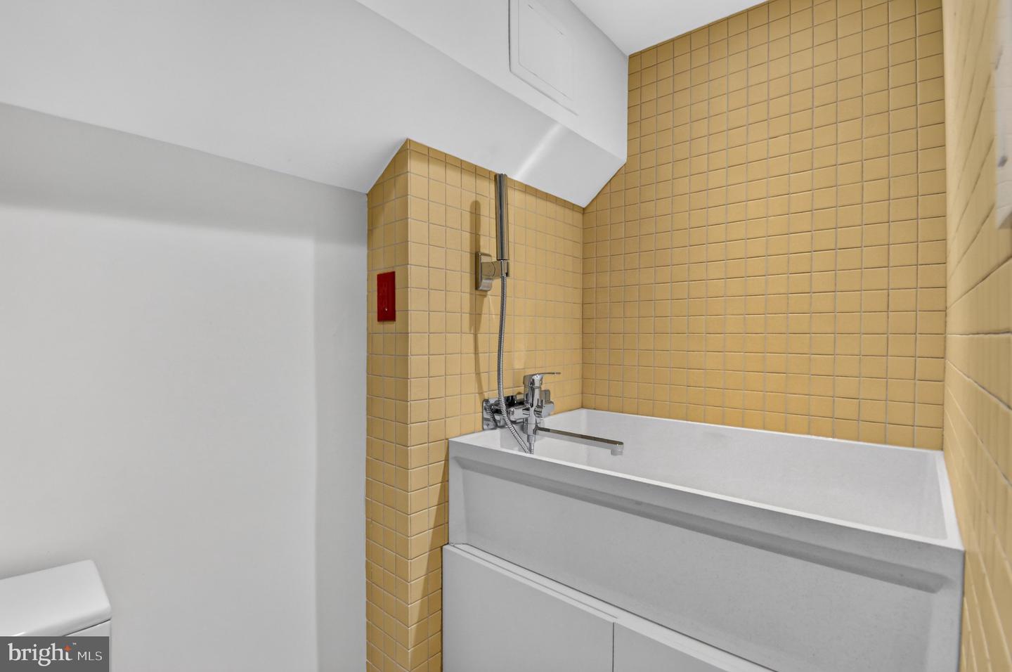 2714 27th St Nw Property Photo 38