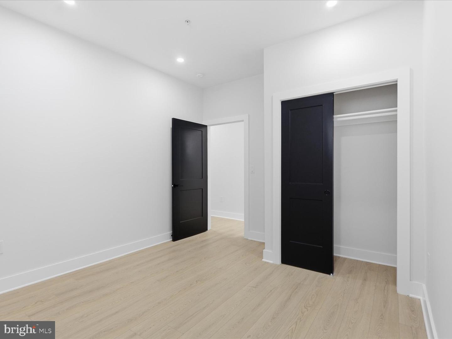 616 Kenyon St Nw Property Photo 17