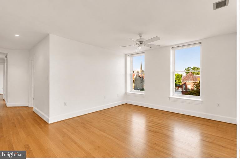 1325 13th St Nw #401 Property Photo 3