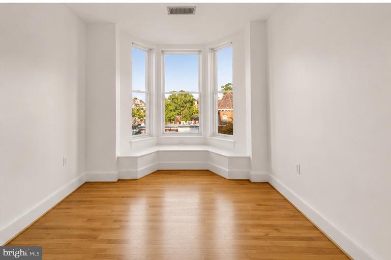 1325 13th St Nw #401 Property Photo 9