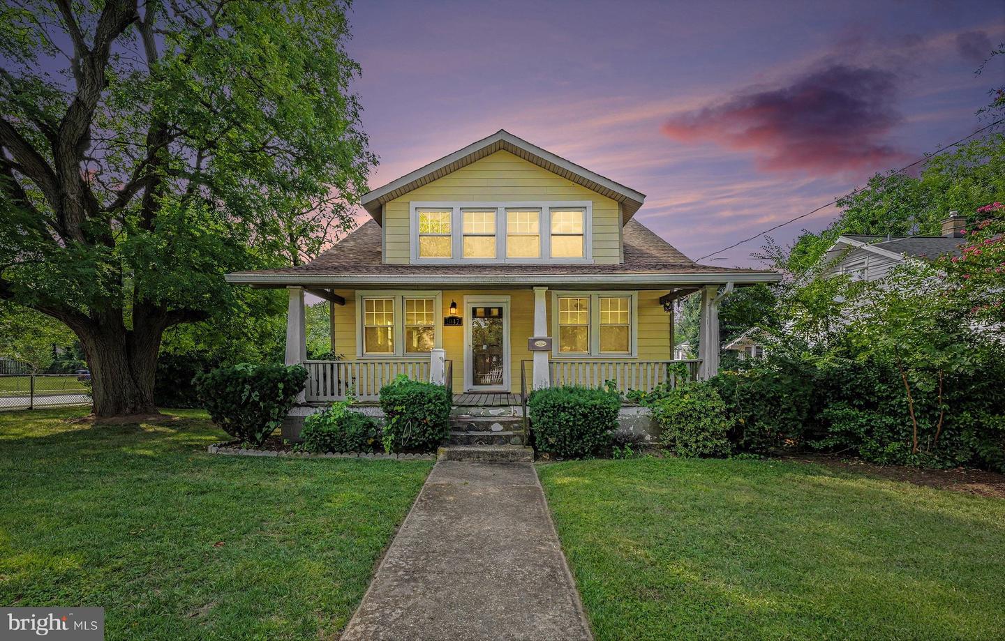 3047 Douglas St Ne Property Photo 1