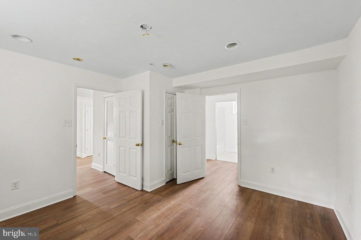 3047 Douglas St Ne Property Photo 12