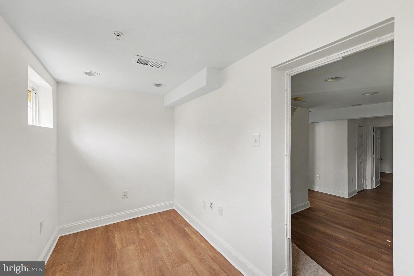 3047 Douglas St Ne Property Photo 14