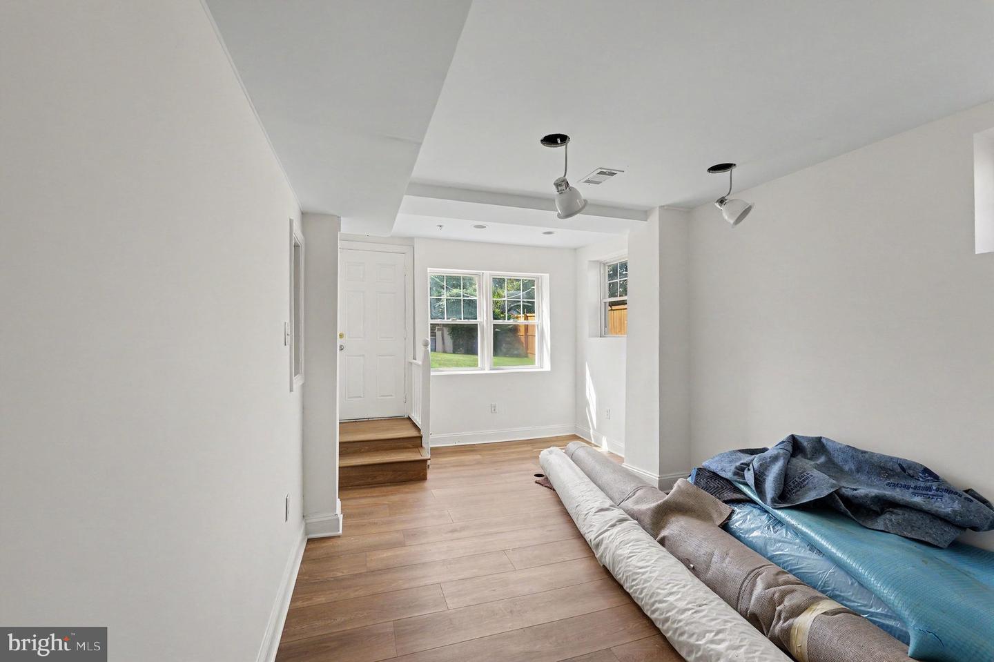 3047 Douglas St Ne Property Photo 15