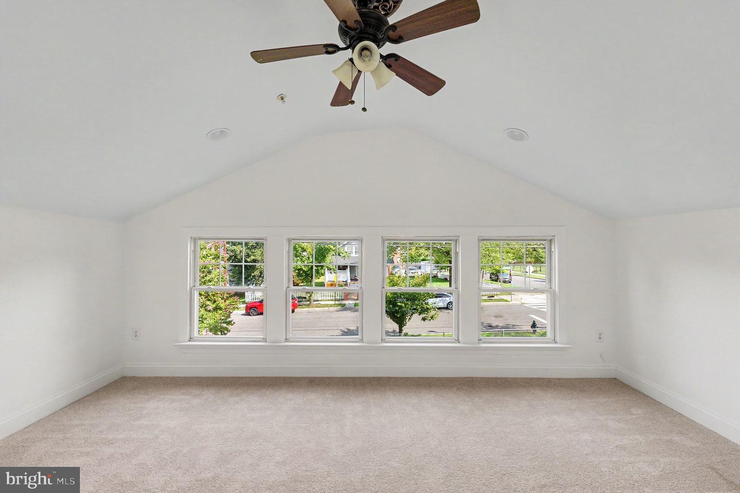 3047 Douglas St Ne Property Photo 19