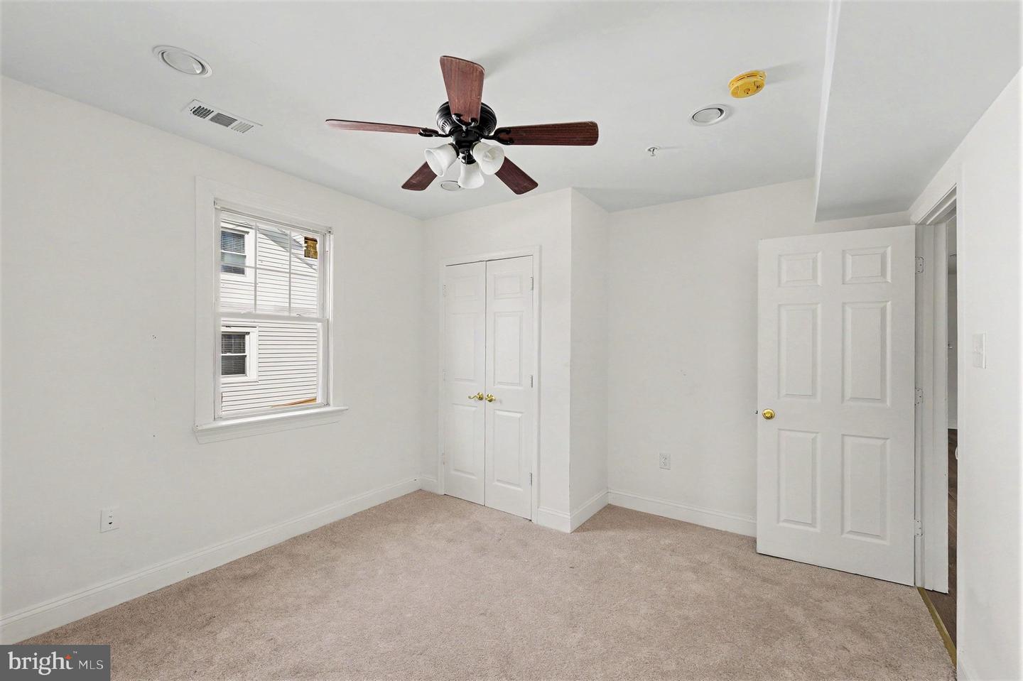 3047 Douglas St Ne Property Photo 20