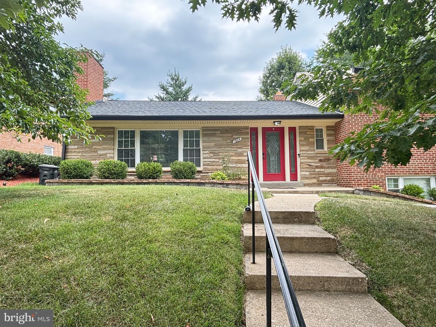 1905 TULIP ST NW Property Photo 1