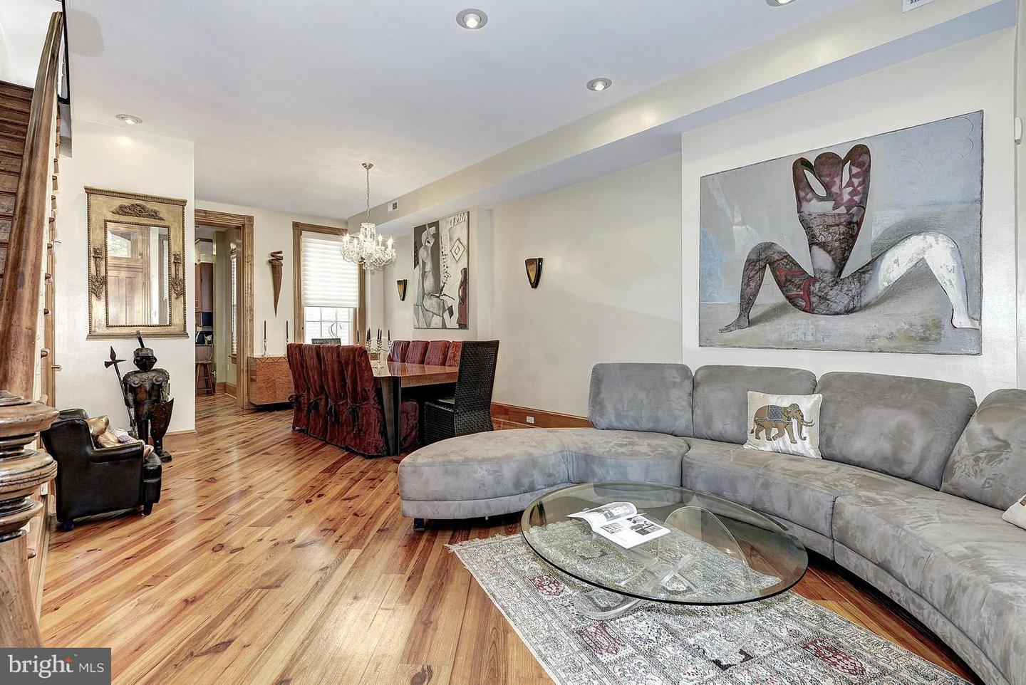 2712 P Nw #a Property Photo 3