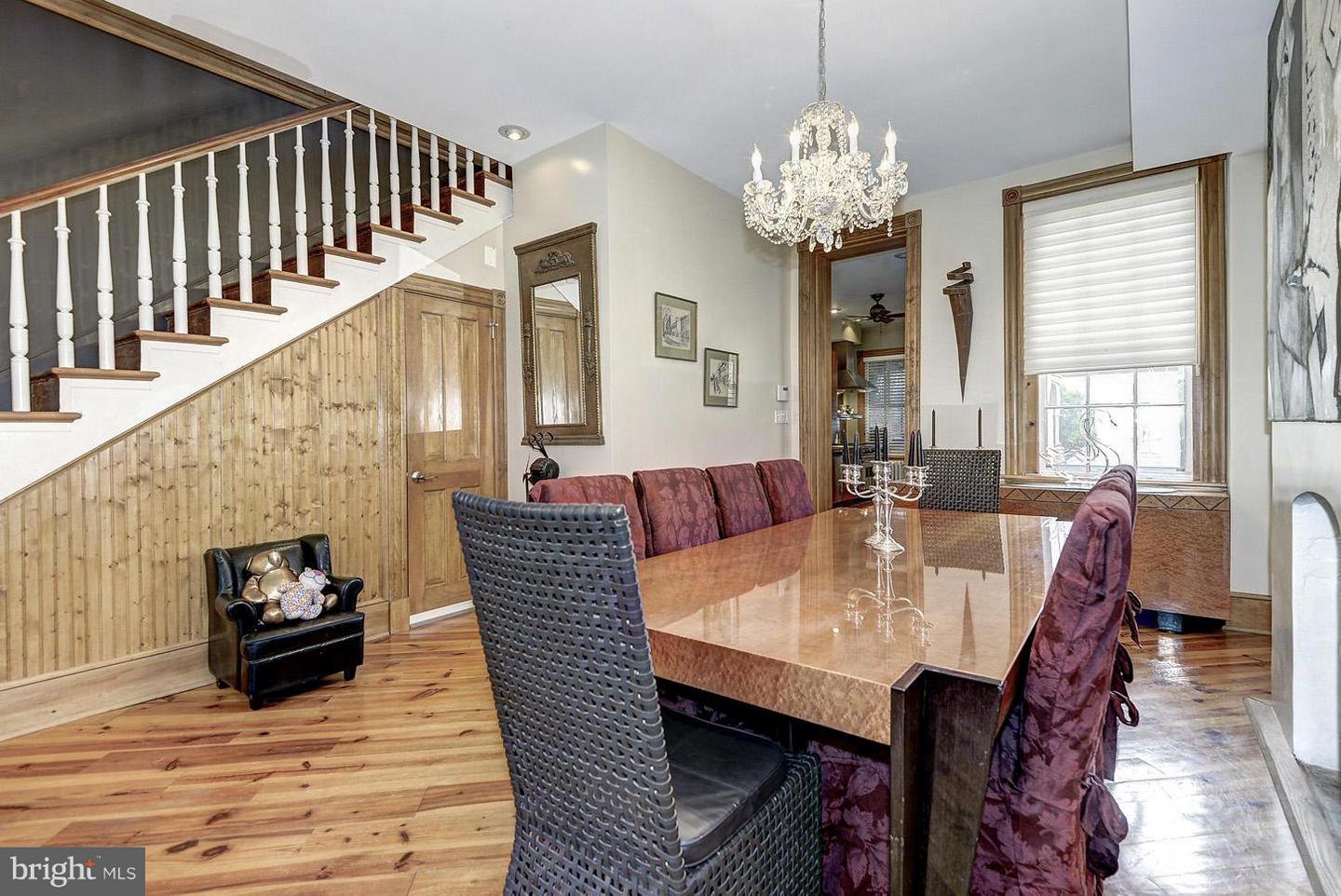 2712 P Nw #a Property Photo 6
