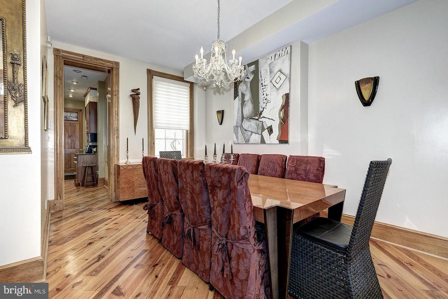 2712 P Nw #a Property Photo 7