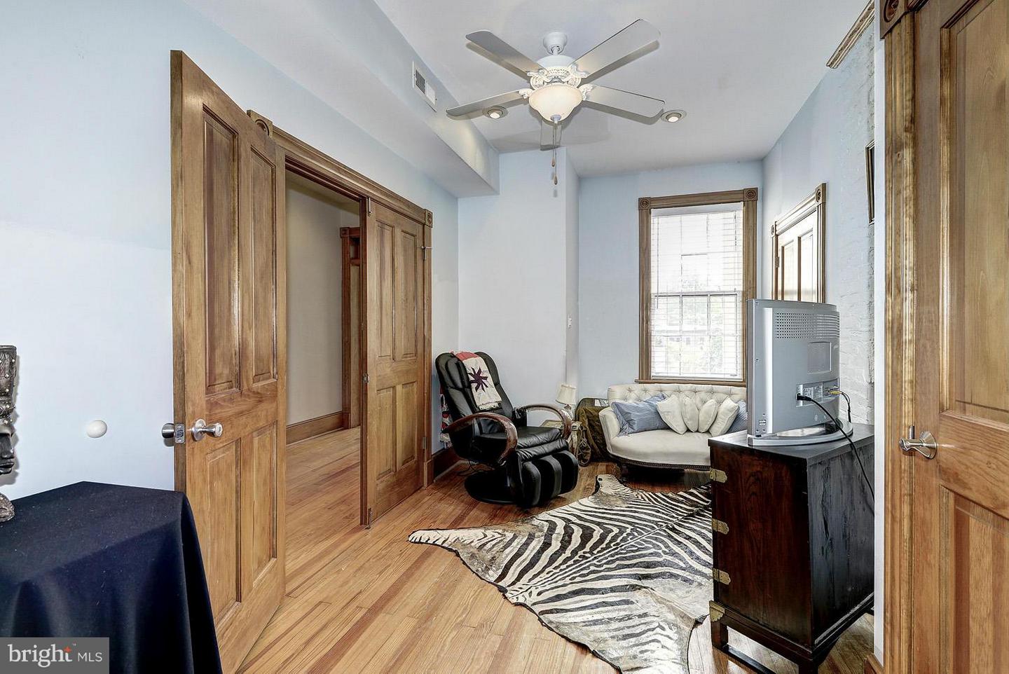 2712 P Nw #a Property Photo 14