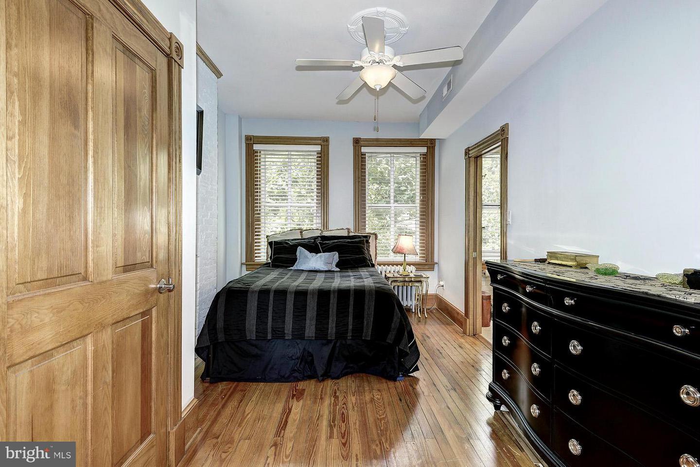 2712 P Nw #a Property Photo 15