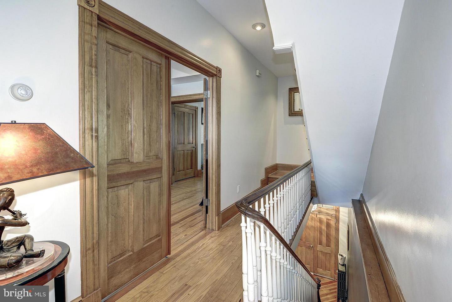 2712 P Nw #a Property Photo 16