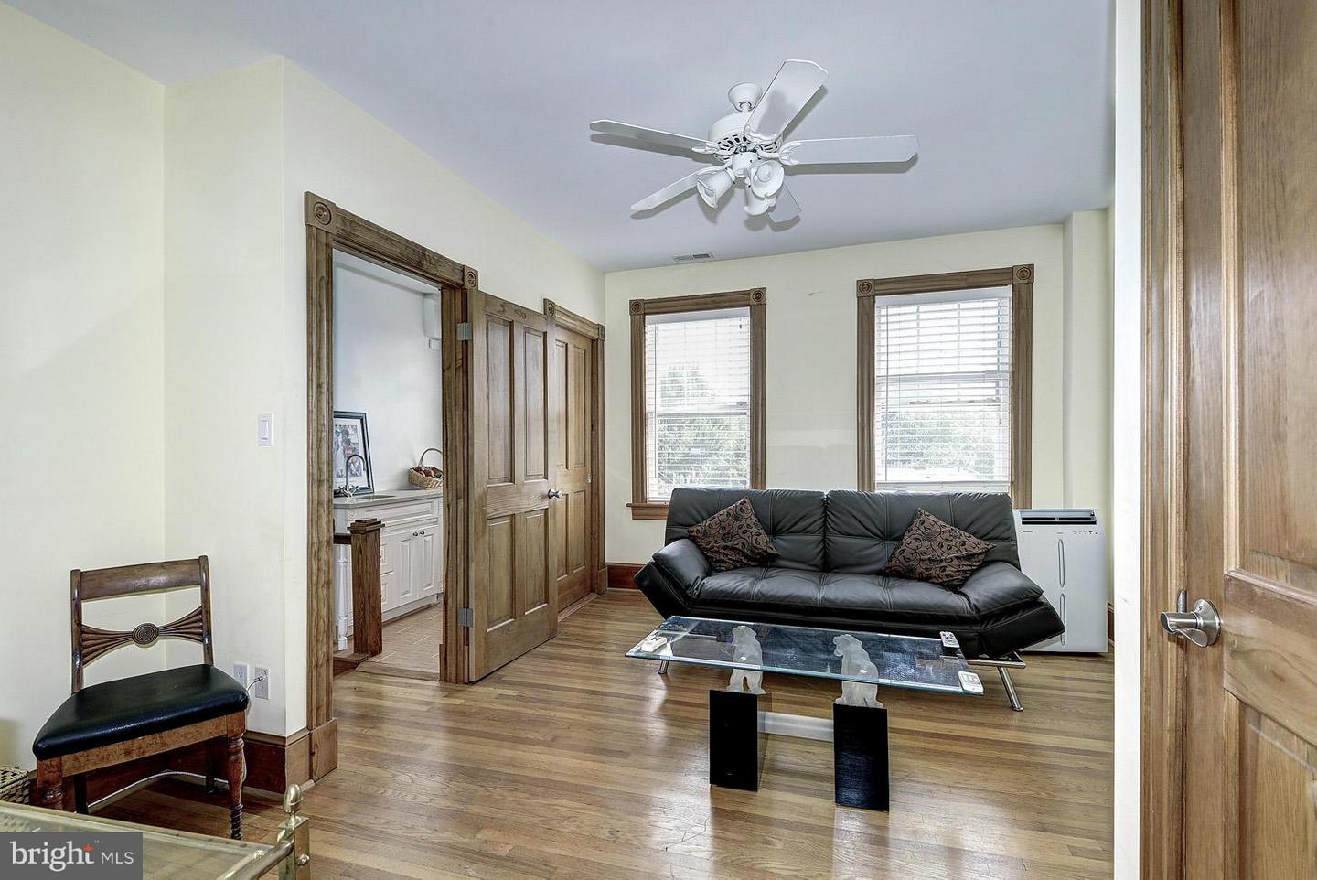 2712 P Nw #a Property Photo 18
