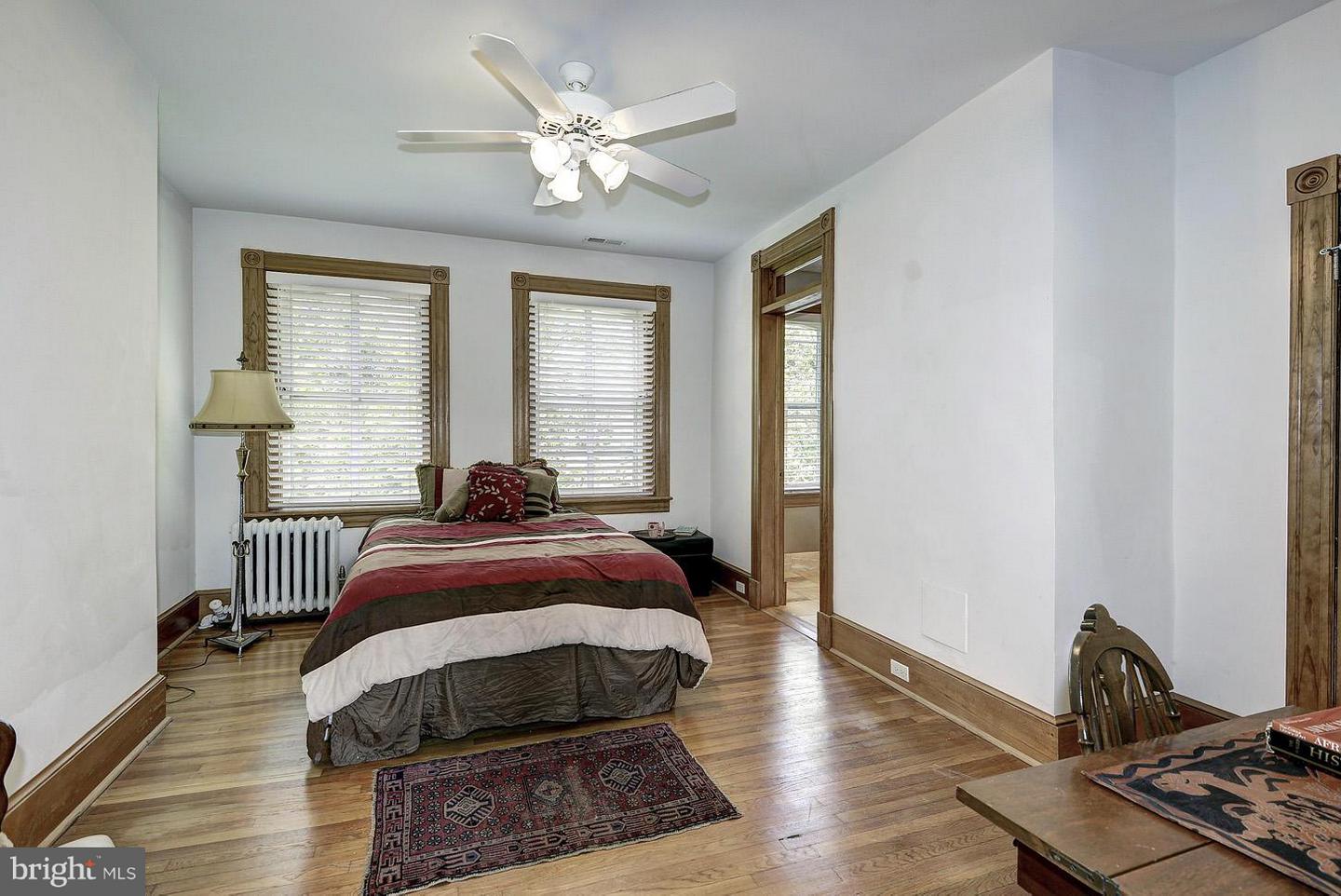 2712 P Nw #a Property Photo 19