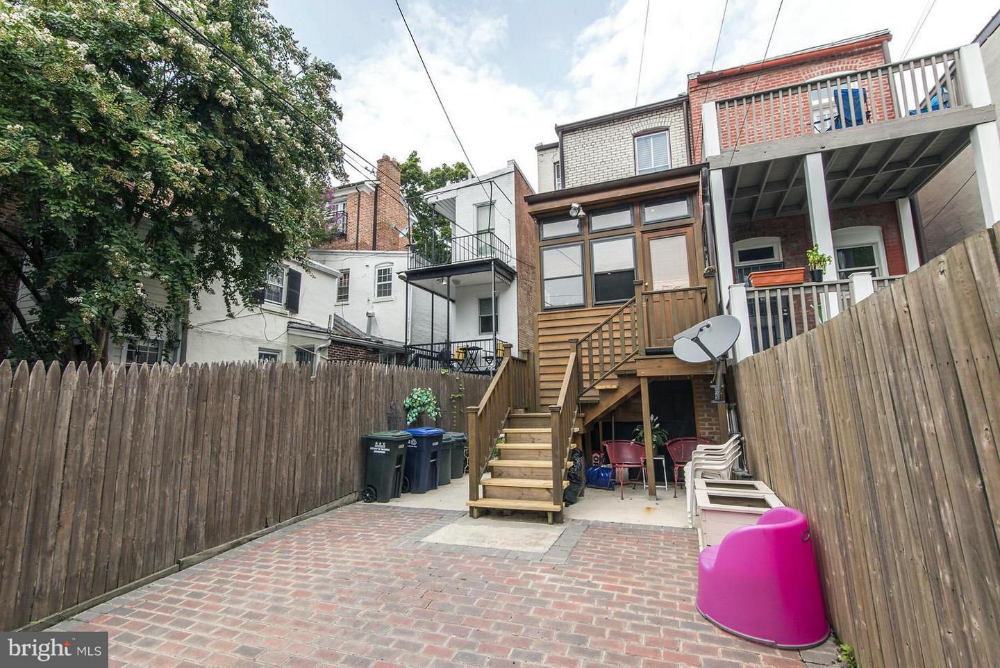 2712 P Nw #a Property Photo 23