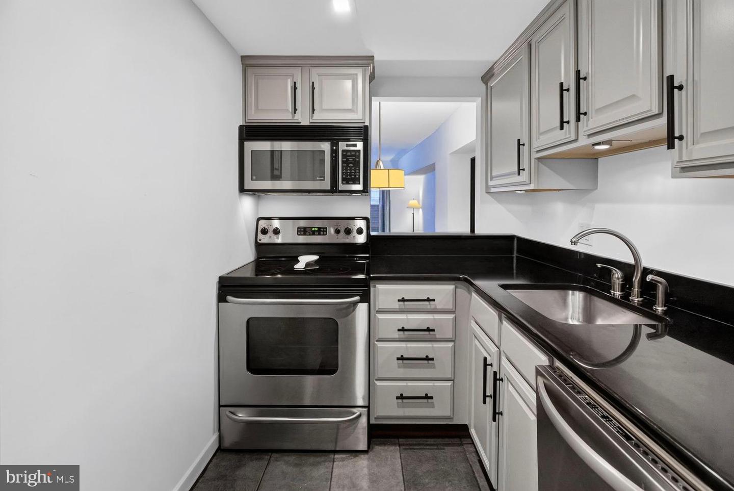 2311 M St Nw #701 Property Photo 7