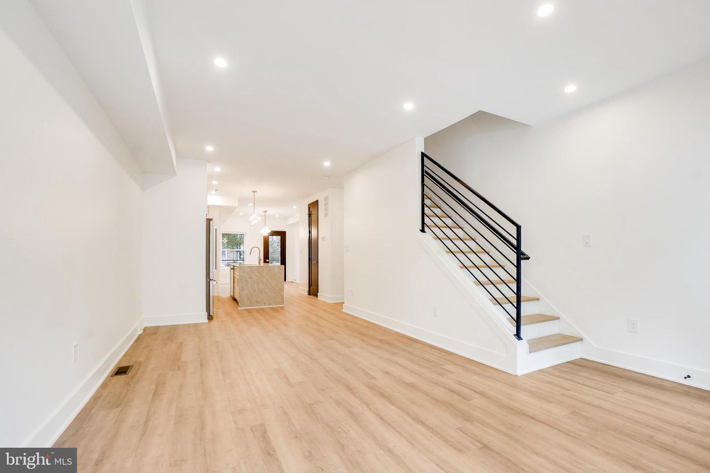 1431 Monroe St Nw Property Photo 4
