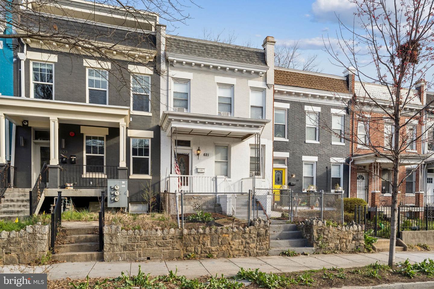 621 Kenyon St Nw Property Photo 2