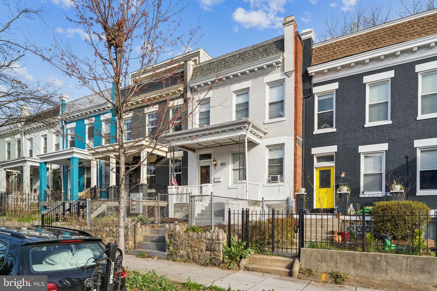 621 Kenyon St Nw Property Photo 3