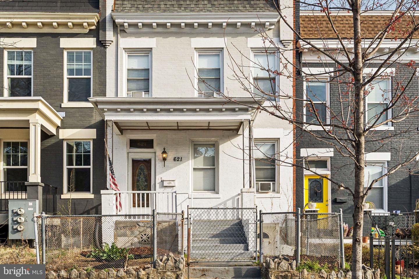 621 Kenyon St Nw Property Photo 4