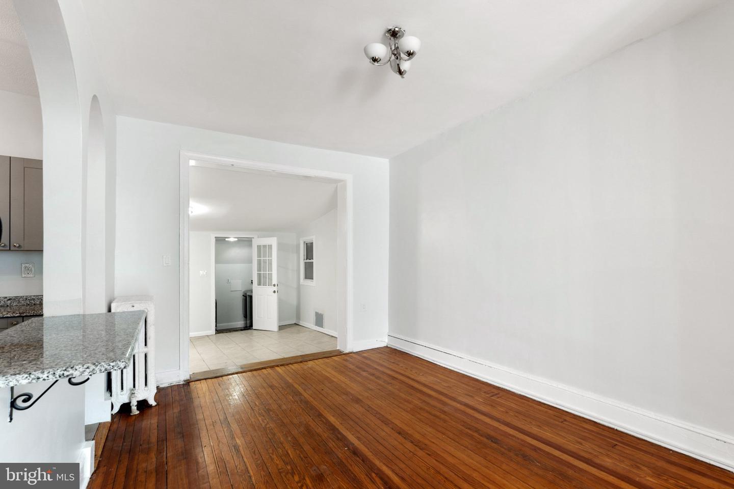 621 Kenyon St Nw Property Photo 7