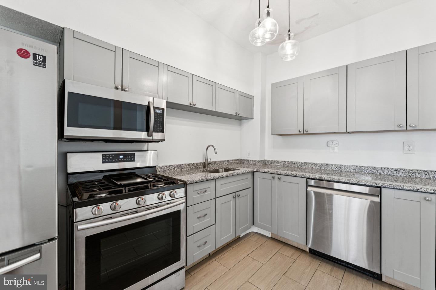 621 Kenyon St Nw Property Photo 10